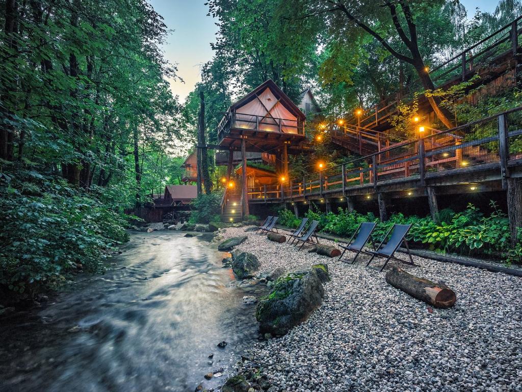 garden village bled boomhut
